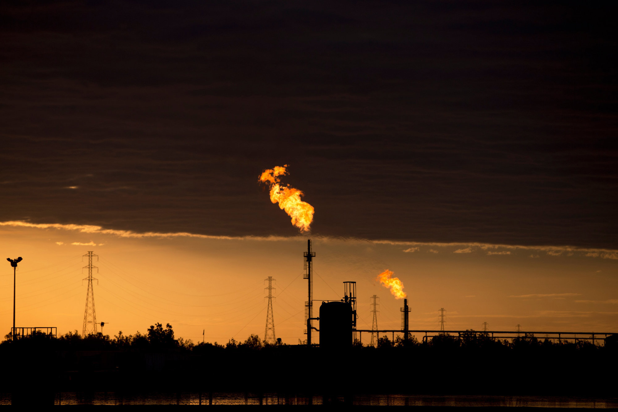 Дешевая нефть как двигатель губительной политики