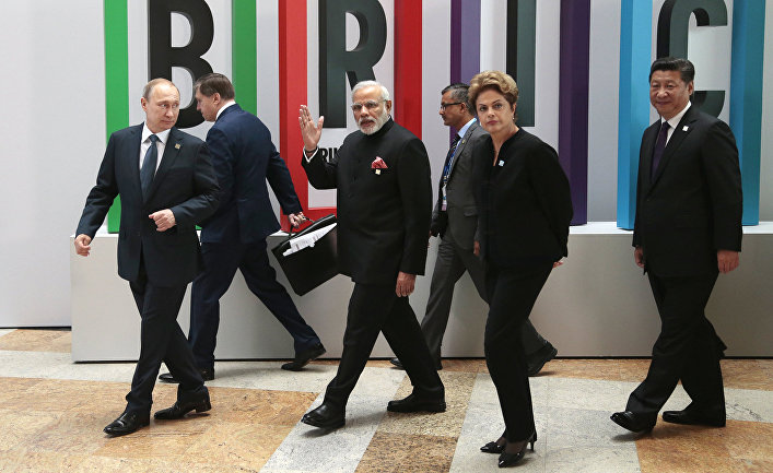 Владимир Путин, Нарендра Моди, Дилма Русеф и Си Цзиньпин на саммите БРИКС в Уфе