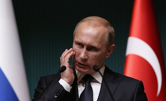 Владимир Путин во время визита в Турцию