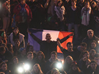 Люди собрались на Капитолийской площади в Тулузе