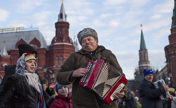 Традиционные русские гулянья на Красной площади в Москве