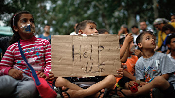 Дети на акции протеста беженцев в городе Эдирне, Турция