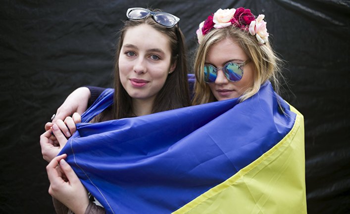 Демонстрация перед референдумом в Амстердаме