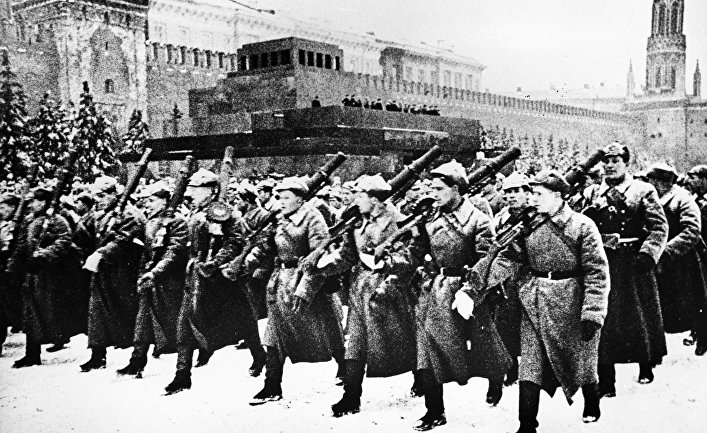 Парад на Красной площади в Москве 7 ноября 1941 года