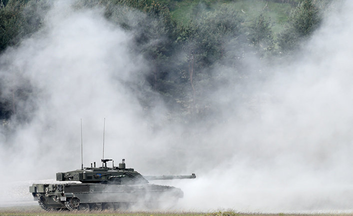 Итальянский танк C1 «Ариете» во время учений Strong Europe Tank Challenge