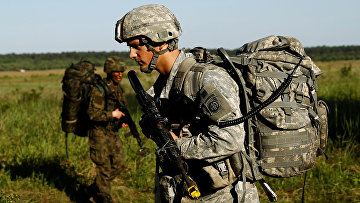 Американский солдат во время учений НАТО «Анаконда-2016»