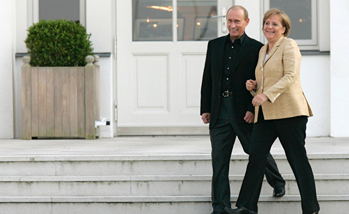 Президент России Владимир Путин и федеральный канцлер Германии Ангела Меркель