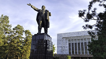 Статуя Ленина в Бишкеке