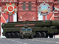Российская твердотопливная межконтинентальная баллистическая ракета РС-24 «Ярс» во время парада Победы на Красной площади
