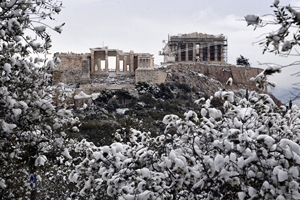 Заснеженный Акрополь в Афинах