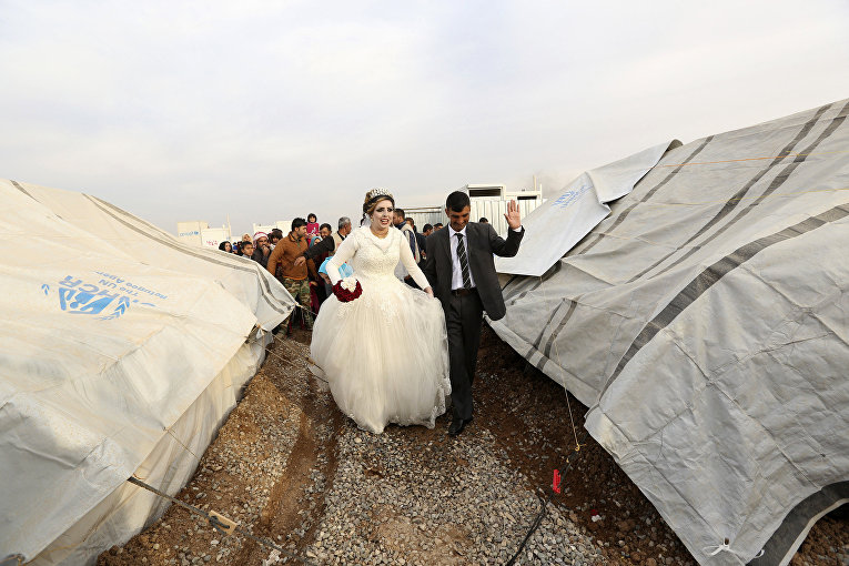 Свадьба в лагере беженцев в Мосуле