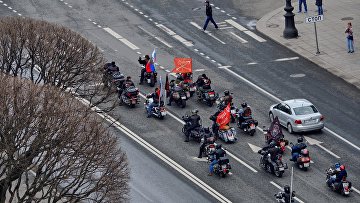 «Ночные волки» освятили мотоциклы возле Исаакиевского собора в Санкт-Петербурге