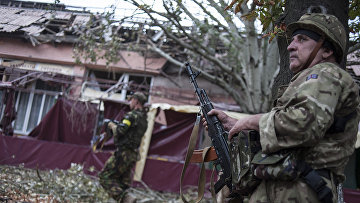 2014 год. Украинские солдаты из батальона «Донбасс» в деревне Марьинка возле Донецка.