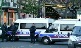 Полиция у театра "Батаклан" в Париже, 14 ноября 2015